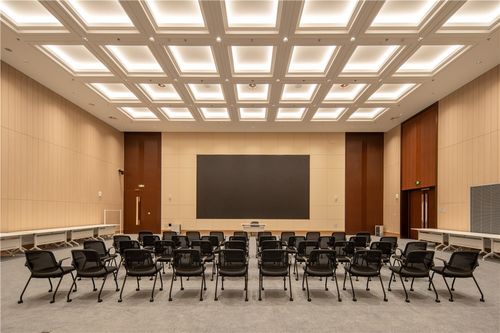 西岸國(guó)際會(huì)展中心竣工投用 卓越水岸再添璀璨地標(biāo)，華建集團(tuán)環(huán)境院匠心設(shè)計(jì)賦能會(huì)展新未來