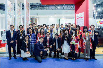 數(shù)碼微工廠賦能服裝業(yè)綠色轉(zhuǎn)型，日本理光在滬展示多項(xiàng)創(chuàng)新黑科技